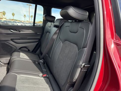 New 2025 Jeep Grand Cherokee Altitude RWD image 18