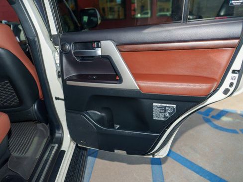 Used 2021 Toyota Land Cruiser image 21