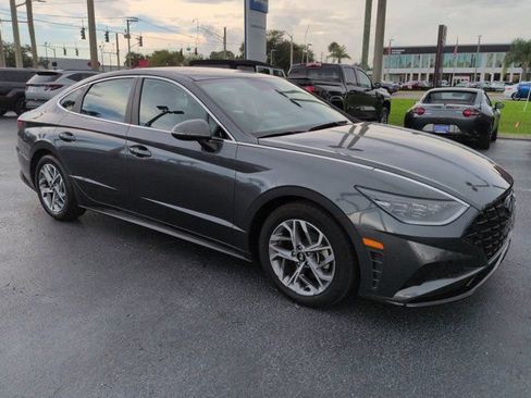 Certified 2023 Hyundai Sonata SEL w/ Preferred Accessory Package FWD image 2