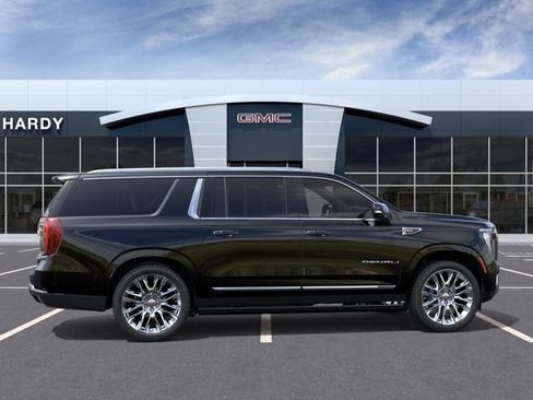 New 2026 GMC Yukon XL Denali w/ Denali Reserve Package AWD/4WD image 5