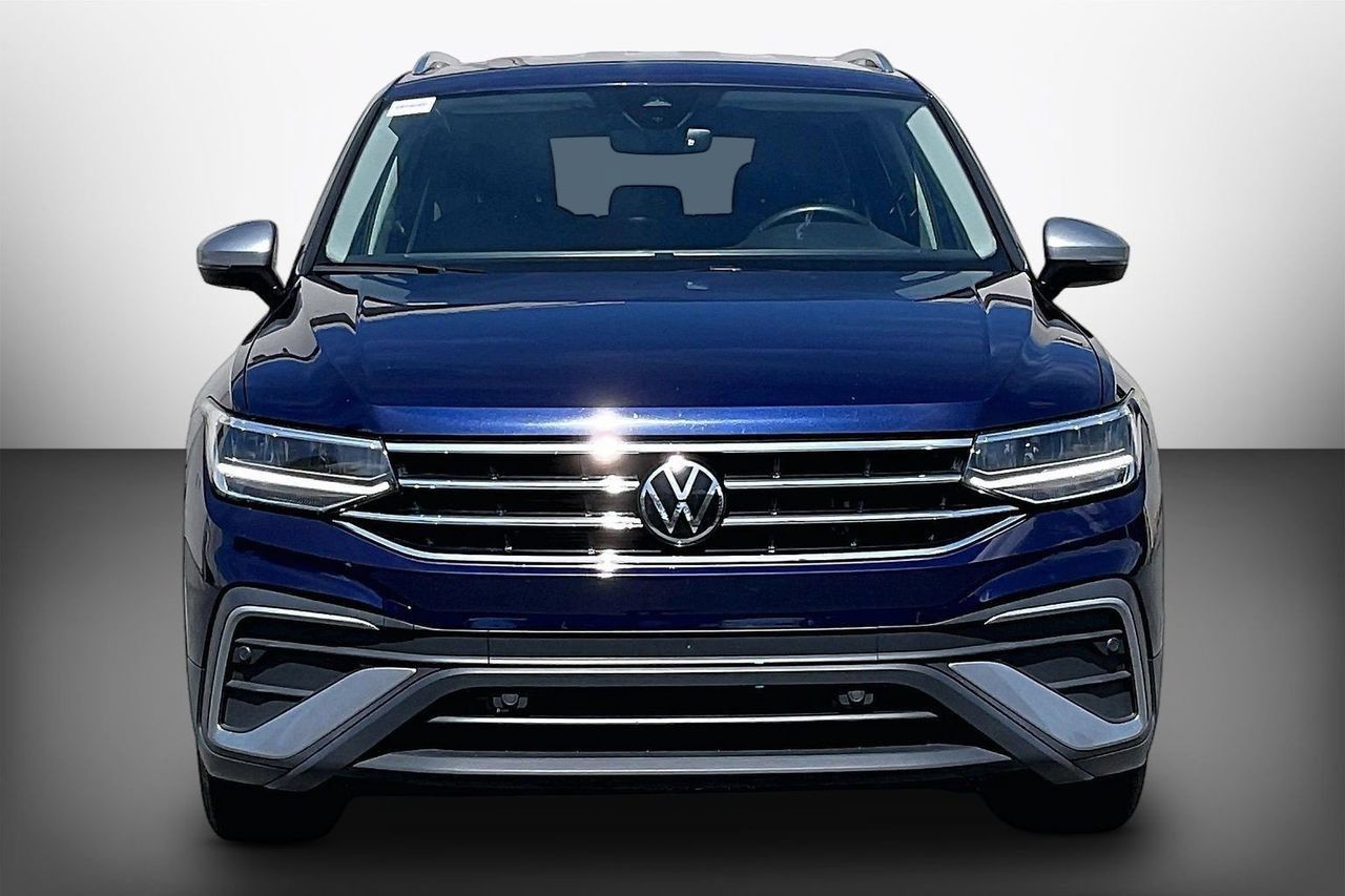 Used 2024 Volkswagen Tiguan Wolfsburg Edition FWD image 3