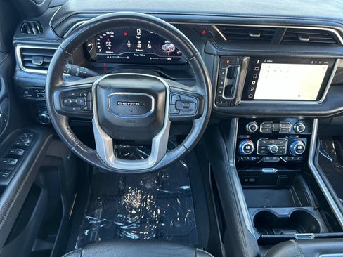Used 2023 GMC Yukon XL Denali AWD/4WD image 15