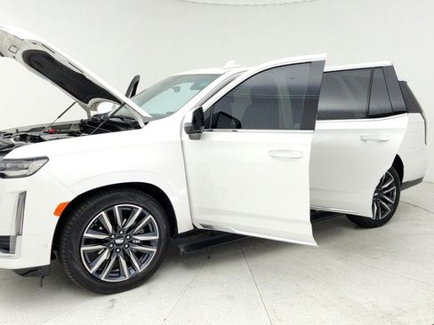 Certified 2021 Cadillac Escalade Premium Luxury Platinum image 11