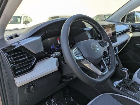 Certified 2025 Volkswagen Taos S FWD image 9