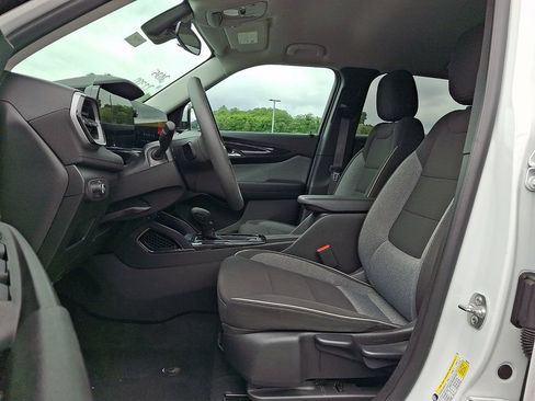 Used 2025 Chevrolet TrailBlazer LT AWD/4WD image 13