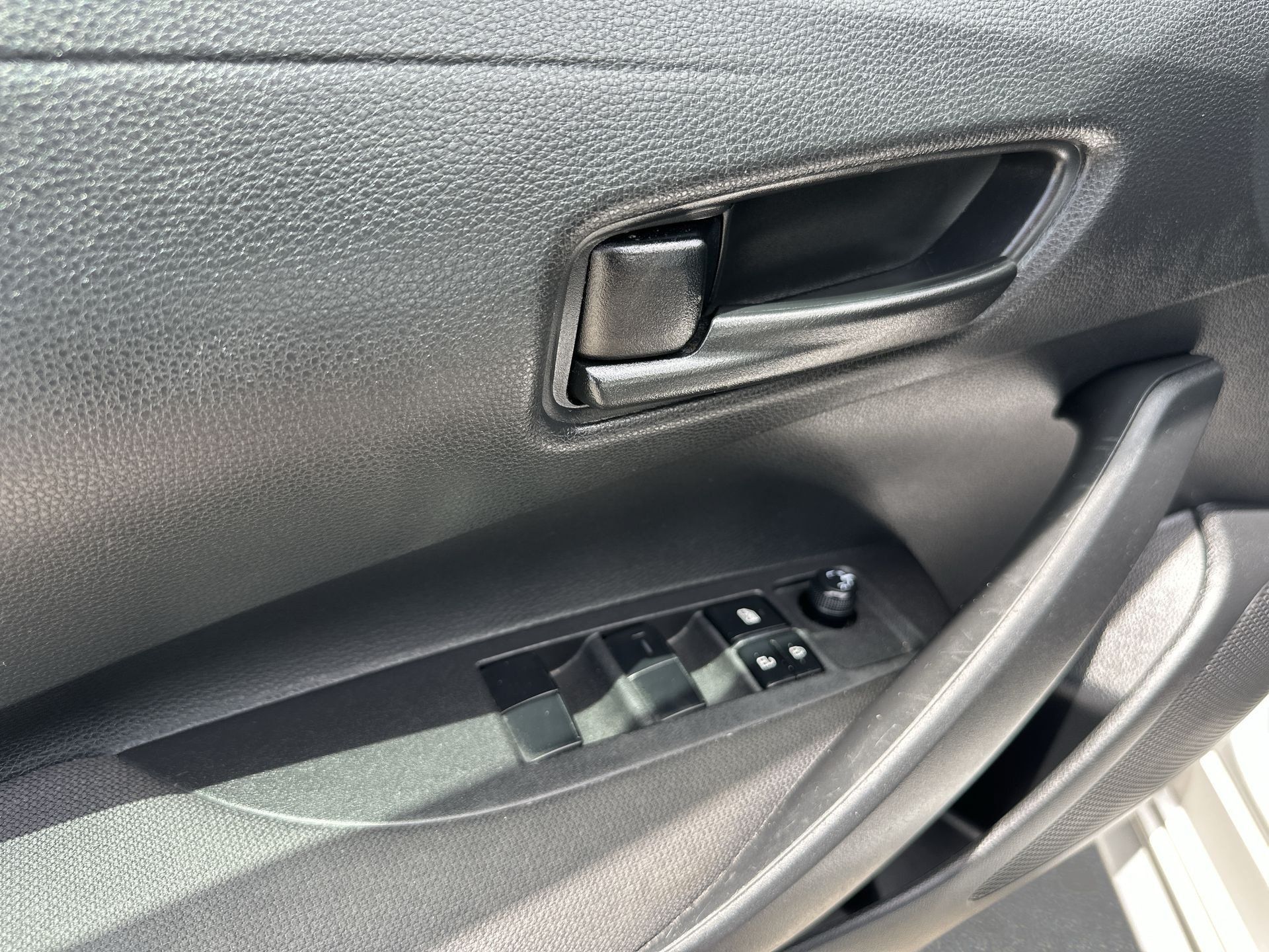 Used 2023 Toyota Corolla LE FWD image 23