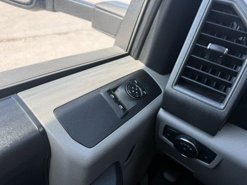 Used 2017 Ford F550 2WD Regular Cab Super Duty image 22