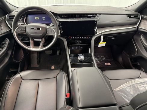 New 2026 Jeep Grand Cherokee Limited RWD image 14