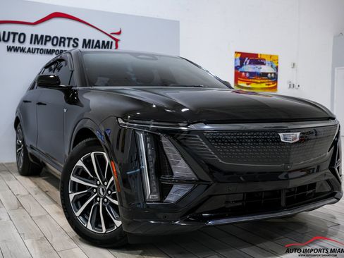 Used 2024 Cadillac Lyriq Sport RWD image 28