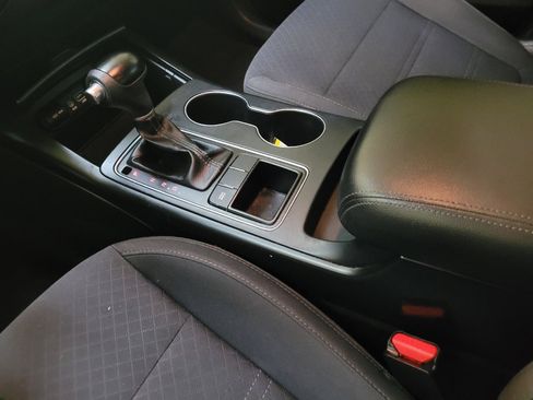 Used 2018 Kia Sorento LX image 26