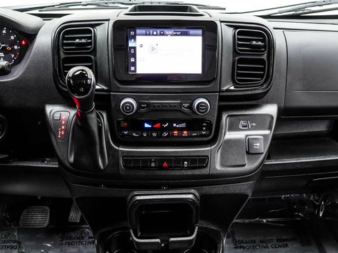 Used 2025 RAM ProMaster 2500 w/ Convenience Group FWD image 18