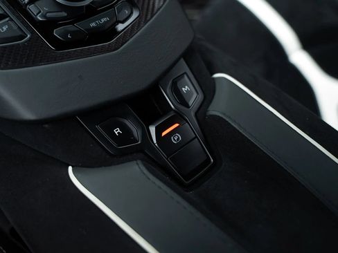 Used 2019 Lamborghini Aventador SVJ AWD/4WD image 53