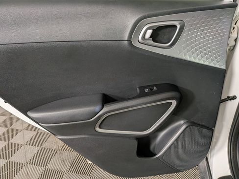 Used 2023 Kia Soul LX w/ Option Group 015 image 31