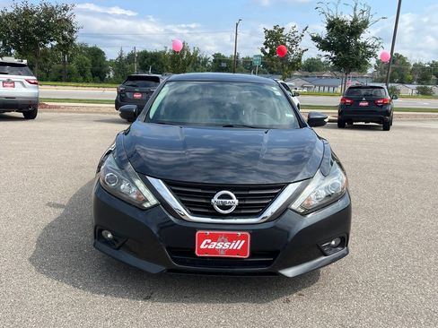 Used 2016 Nissan Altima 2.5 SL w/ 2.5 Technology w/LED Package FWD image 9