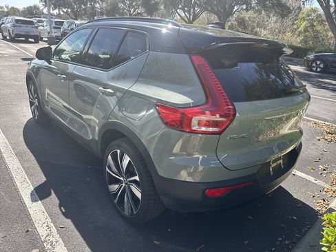 Used 2021 Volvo XC40 P8 Recharge w/ Advanced Package image 3