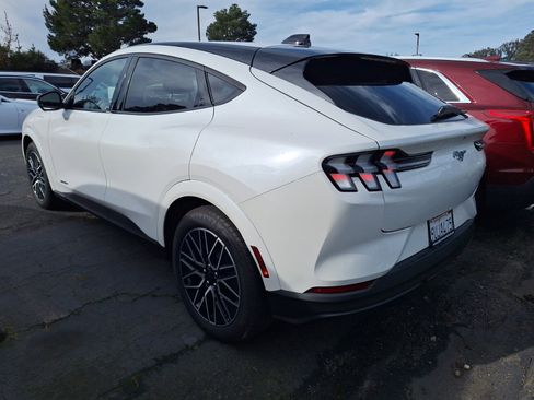 Used 2025 Ford Mustang Mach-E Premium image 4