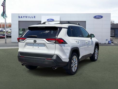 Used 2024 Toyota RAV4 XLE Premium FWD image 5