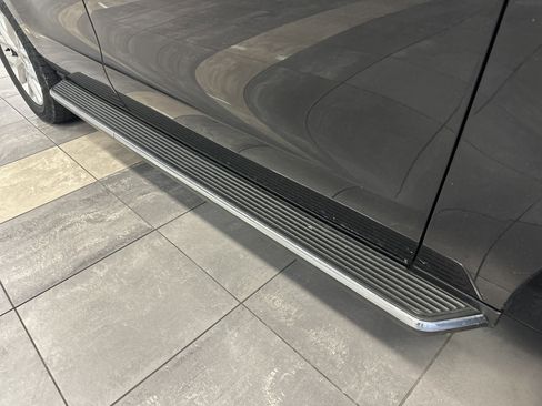 Used 2021 Ford Expedition XLT image 6