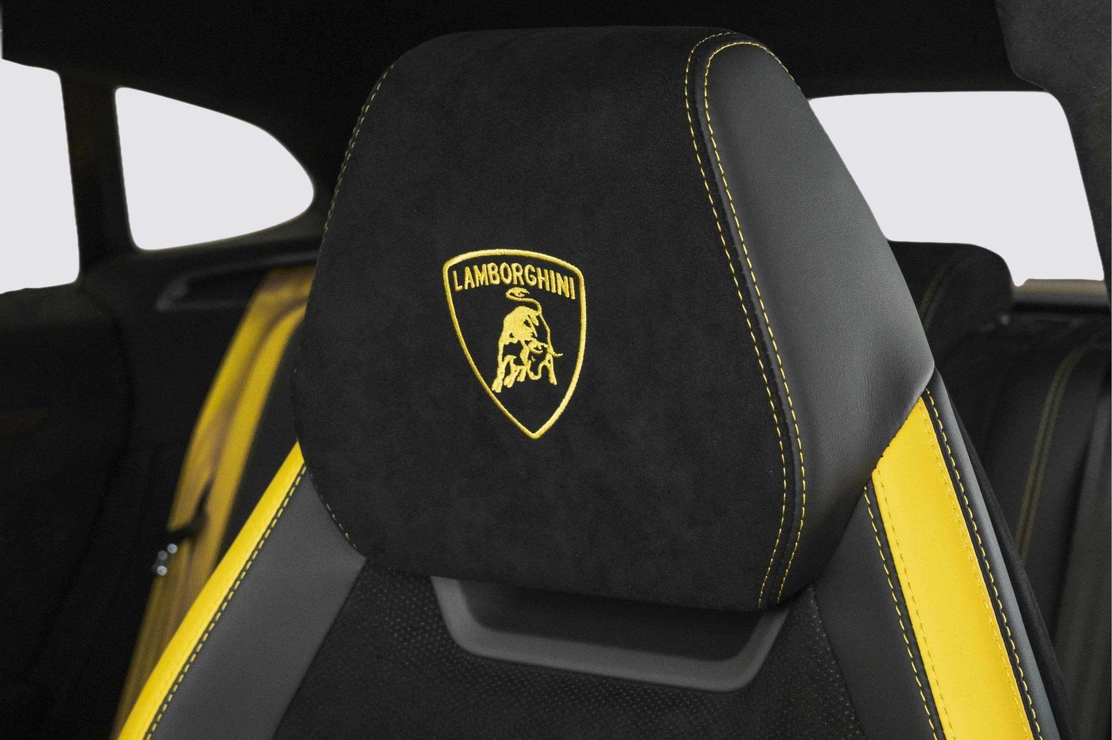 Used 2024 Lamborghini Urus Performante AWD/4WD image 20