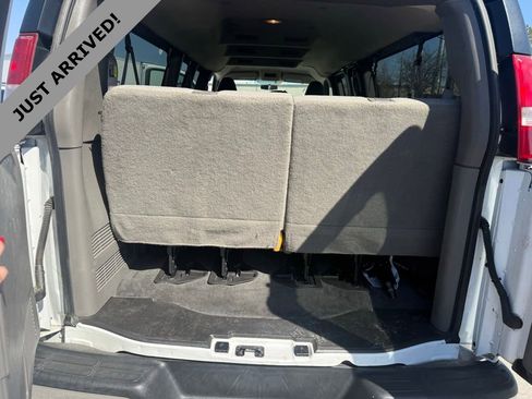 Used 2017 Chevrolet Express 3500 LT w/ LT Preferred Equipment Group image 15