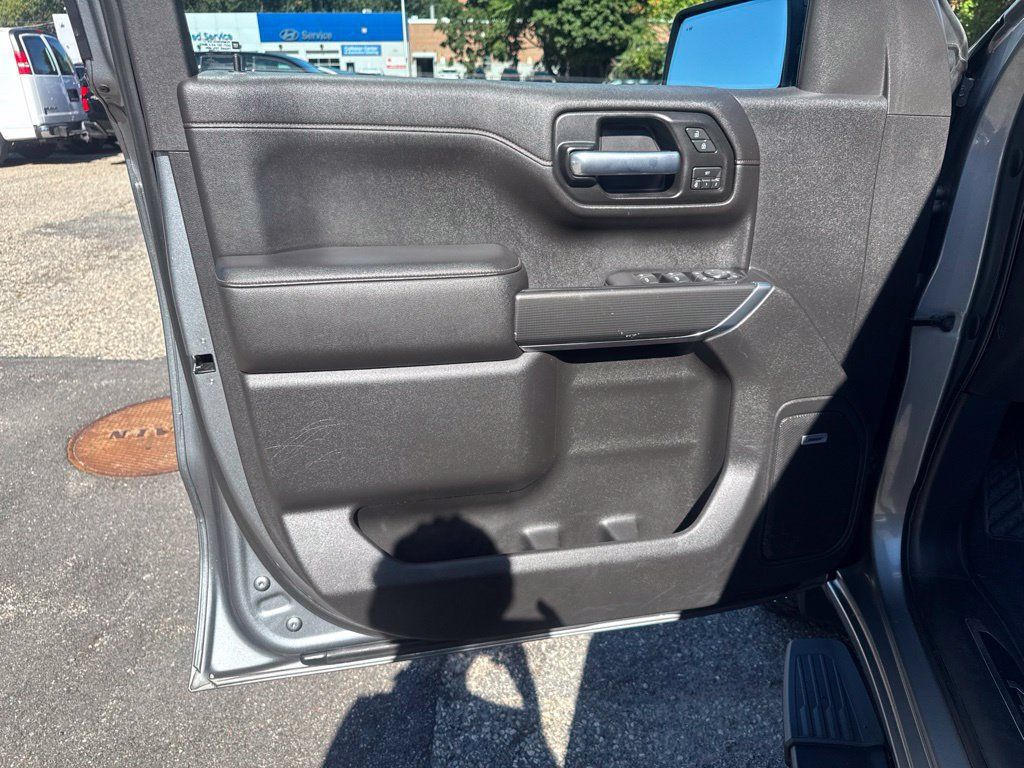 Used 2019 GMC Sierra 1500 AT4 w/ Off Road Performance Package AWD/4WD image 12