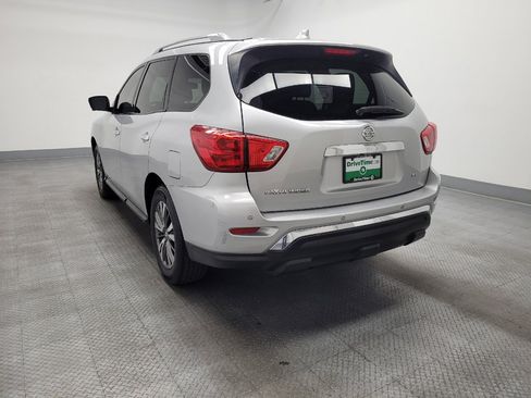 Used 2019 Nissan Pathfinder SL FWD image 5