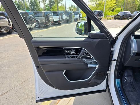 New 2025 Land Rover Range Rover Autobiography image 19