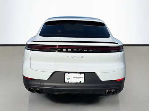 Used 2024 Porsche Cayenne S AWD/4WD image 4