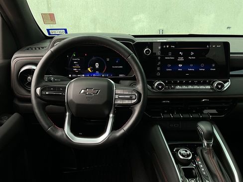 Used 2024 Chevrolet Colorado Z71 w/ Z71 Convenience Package 2 image 16