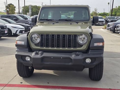 Used 2026 Jeep Wrangler Unlimited Sport AWD/4WD image 11