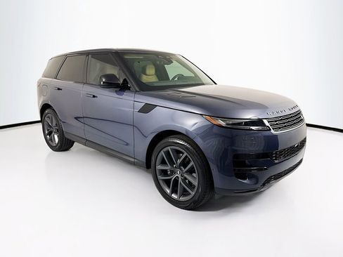 Used 2024 Land Rover Range Rover Sport SE image 3