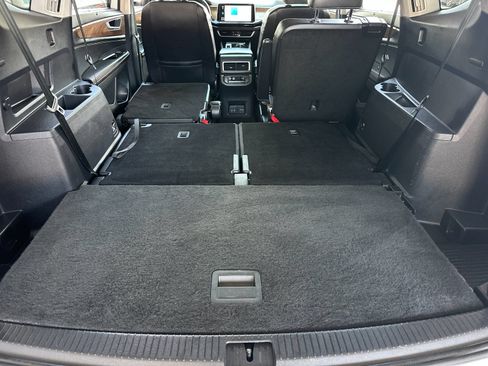 Used 2024 Volkswagen Atlas SE AWD/4WD image 15