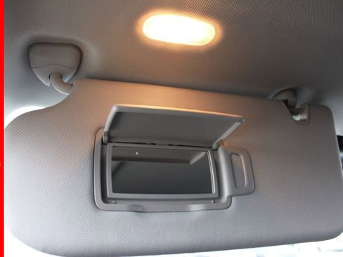 New 2025 Nissan Murano SL image 36