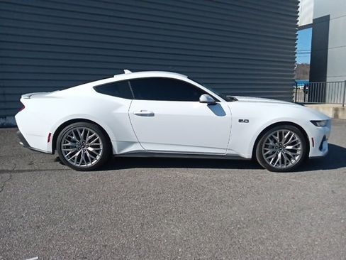 Used 2024 Ford Mustang GT Premium image 2