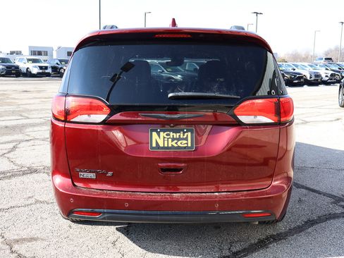 Used 2019 Chrysler Pacifica Touring-L Plus w/ Advanced Safetytec Group image 5