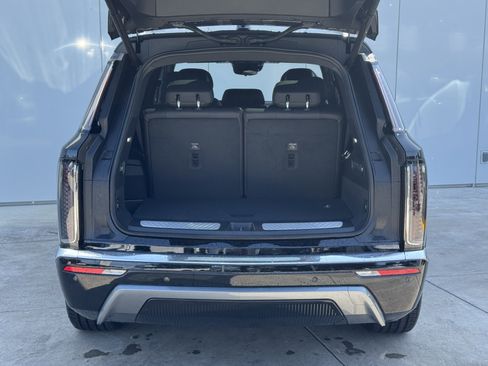 New 2026 Cadillac Vistiq Luxury image 9