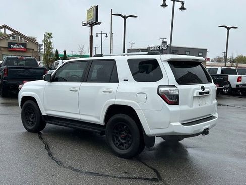 Used 2022 Toyota 4Runner SR5 Premium AWD/4WD image 5