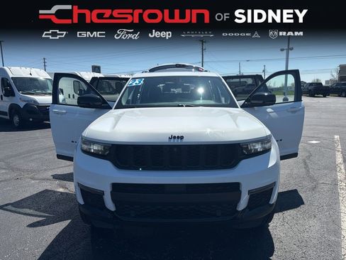 Used 2023 Jeep Grand Cherokee L Limited w/ Luxury Tech Group II image 20