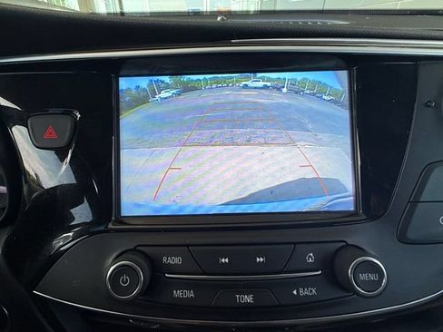 Used 2020 Buick Envision Essence w/ Experience Buick Package FWD image 28