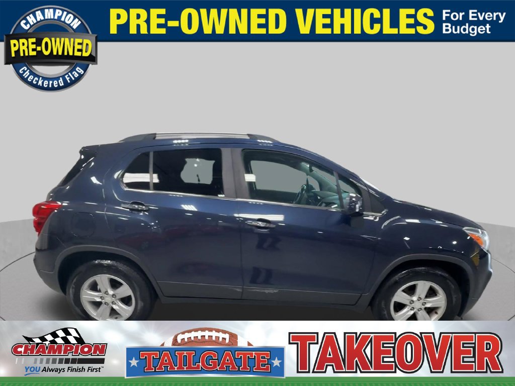 Used 2018 Chevrolet Trax LT w/ Sun & Sound Package FWD image 11