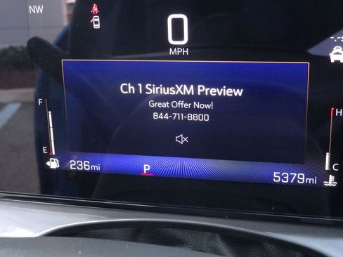 Used 2026 Chevrolet Trax ACTIV w/ Sunroof Package image 21