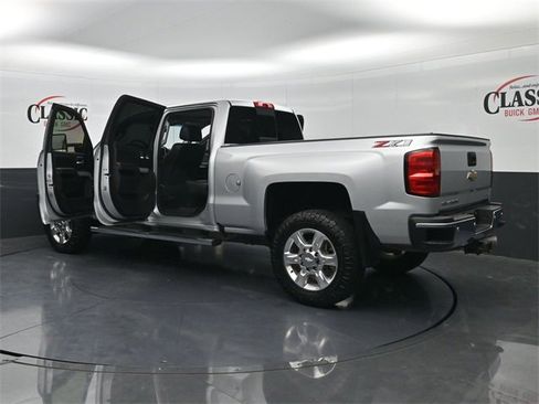 Used 2019 Chevrolet Silverado 2500 LTZ w/ Duramax Plus Package image 31