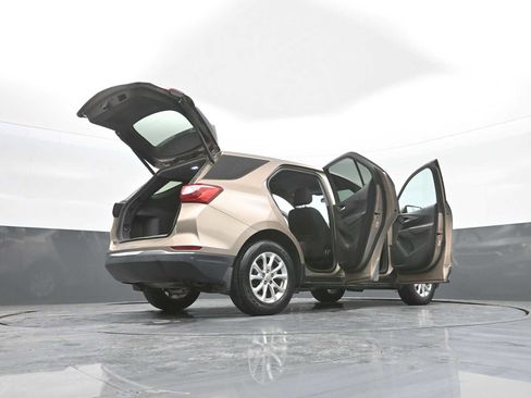 Used 2018 Chevrolet Equinox LT image 42