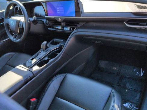 Used 2023 Toyota Crown XLE image 29