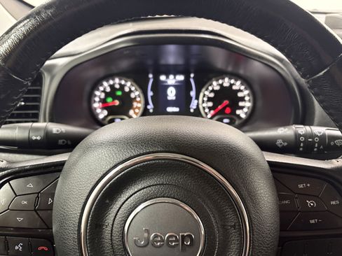 Used 2019 Jeep Renegade Altitude w/ Quick Order Package 2XM AWD/4WD image 31