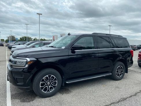 Used 2023 Ford Expedition XLT AWD/4WD image 1