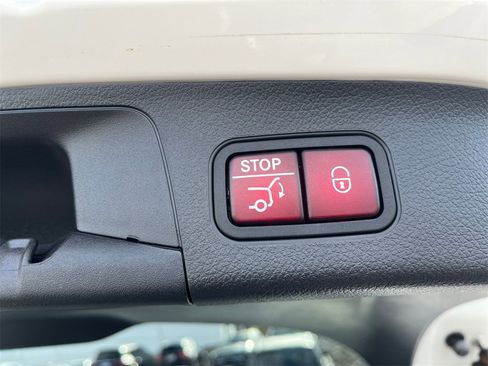 Certified 2022 Mercedes-Benz GLA 250 4MATIC image 20