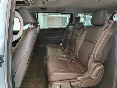 Used 2023 Honda Odyssey Touring image 11