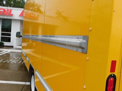 Used 2021 GMC Savana 3500 Extended w/ Power Convenience Package image 13