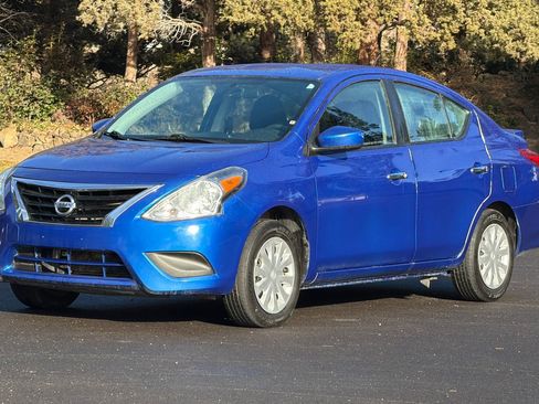 Used 2017 Nissan Versa SV image 9